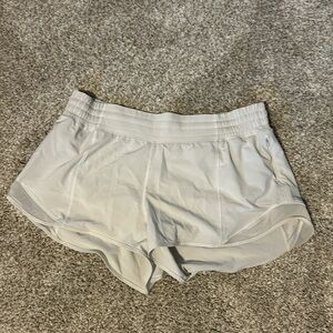 Lululemon HR Hotty Hot shorts 2.5 inch